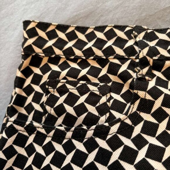LOB Black & White Geometric Print Mini Skirt - Picture 6 of 9
